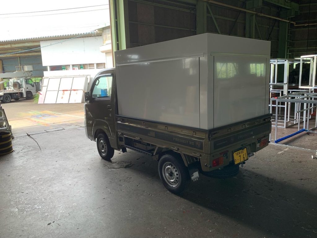 取りにこれる方。 軽トラ用、荷台アルミパネル 観音扉使用